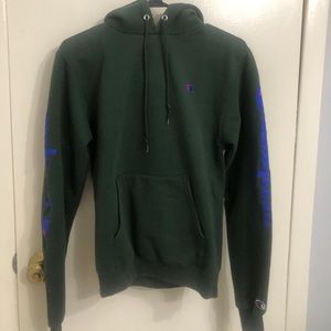 Champion// Logo Sleeve Hoodie